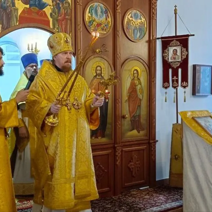 Митрополит Алексий возглавил Божественную литургию в храме святых равноапостольных Кирилла и Мефодия