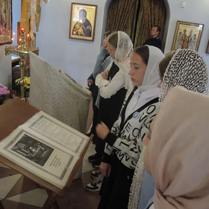 Учащиеся гимназии приняли активное участие в богослужении в день памяти святых мучениц Веры, Надежды, Любови и матери их Софии