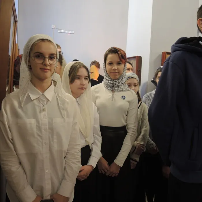 Гимназисты на праздничной литургии
