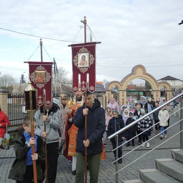 ПЕРВЫЙ ДЕНЬ СВЕТЛОЙ СЕДМИЦЫ