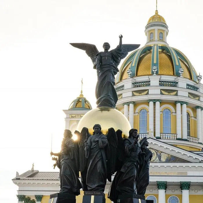 Челябинская православная гимназия приняла участие в торжественном открытии уникальной скульптурной композиции «Собор Архистратига Михаила»