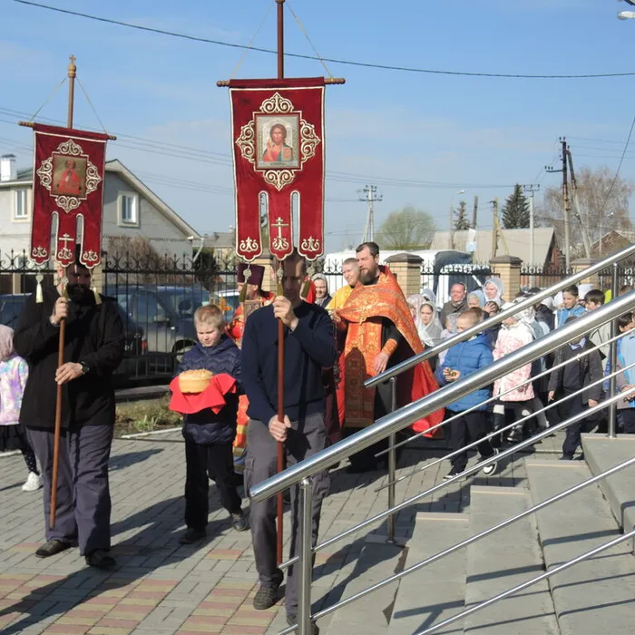 Пасхальный крестный ход