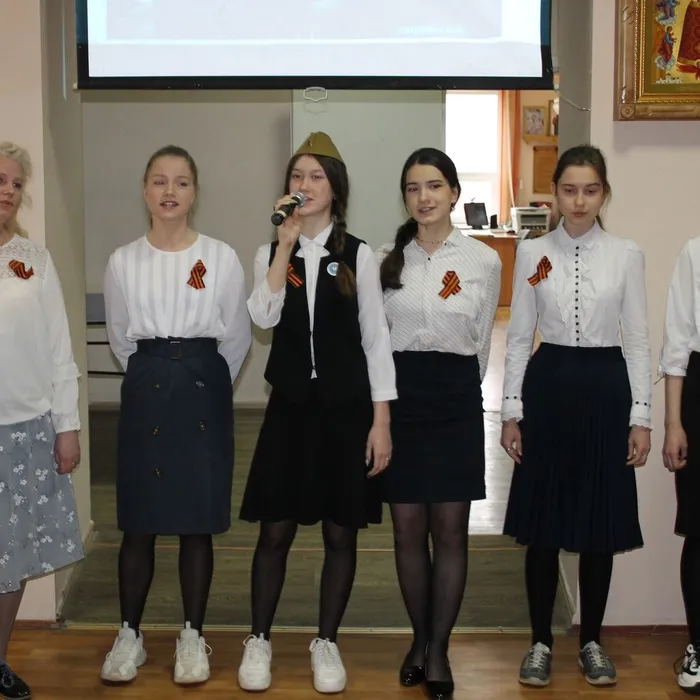 Торжественная линейка ко Дню Великой Победы